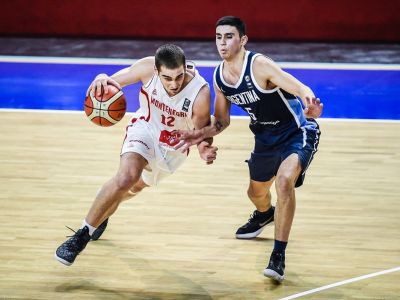 Na MS chlapcov do 17 rokov sú známe štvrťfinálové dvojice