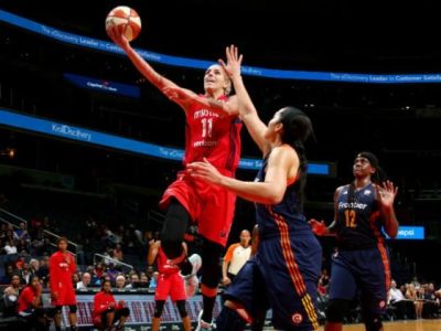 Washington vyhral vo Phoenixe, Kristi Toliver s 25 bodmi