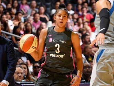 LA Sparks zdolali obhajcu trofeje Minnesotu Lynx