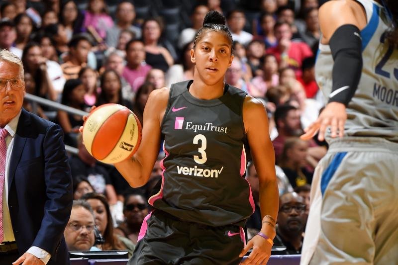 LA Sparks zdolali obhajcu trofeje Minnesotu Lynx
