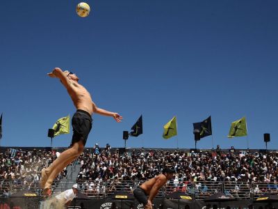 V 29 zmenil šport, basketbal a NBA vymenil za plážový volejbal. Túži po olympiáde