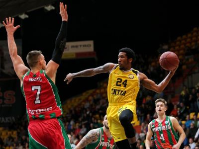 Inter hlási ďalšiu posilu, do tímu sa vracia rozohrávač James Kinney