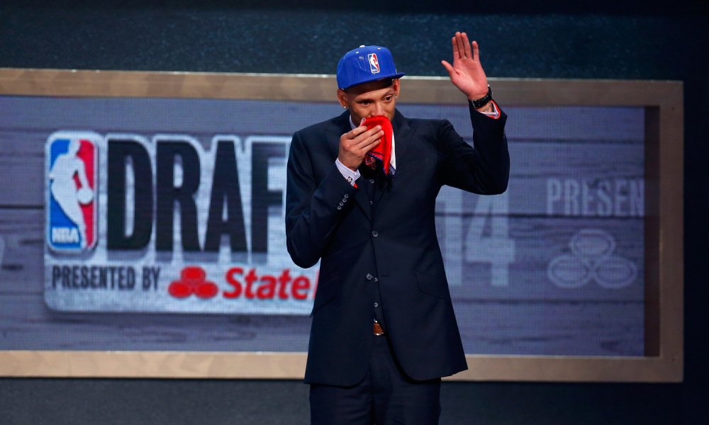 Žiari v Číne, ale do NBA nemôže ísť kvôli zdraviu