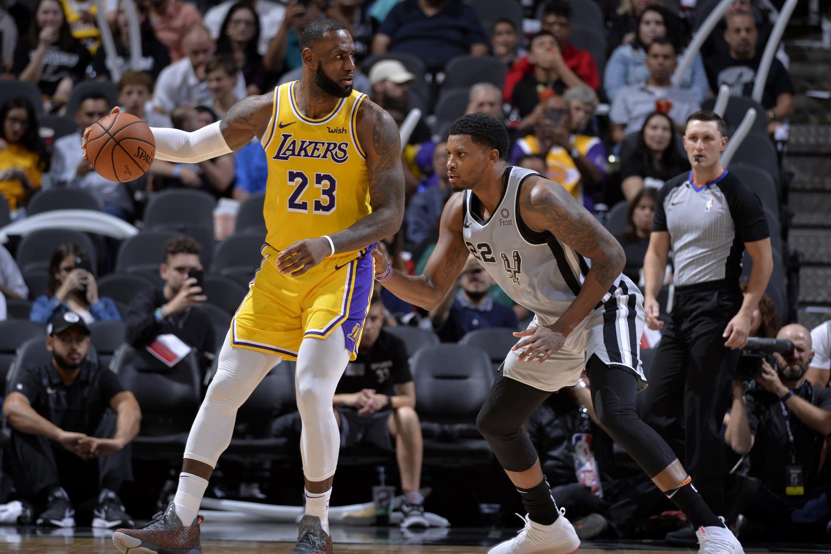 LeBron James pred Nowitzkého na 6. miesto tabuľky strelcov