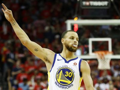 Golden State zdolalo v šlágri New Orleans, 37 bodov Curryho