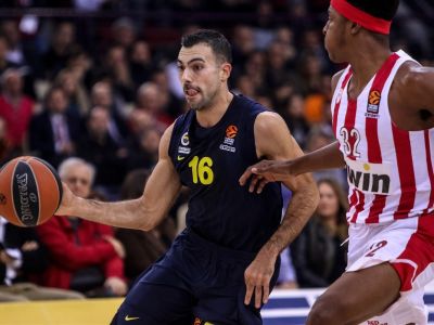 Fenerbahce uspelo na pôde gréckeho Olympiakosu o jediný bod