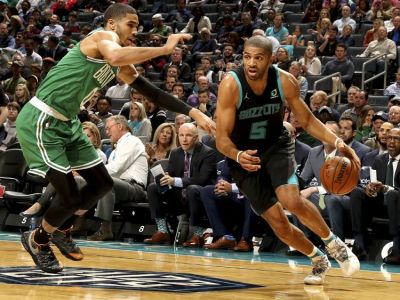 VIDEO: Walker zostrelil 43 bodmi Boston, neúspešný návrat Westbrooka