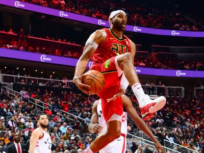 VIDEO: Vince Carter s 25-tisíc bodmi, štvrtá prehra Golden State v sérii