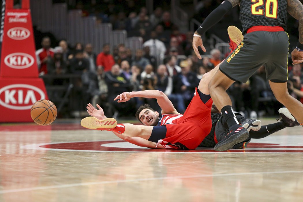 Čech Satoranský prebúdza rozhádaný Washington