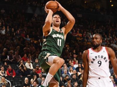 VIDEO: V šlágri dvoch najlepších tímov Milwaukee zvíťazilo v Toronte