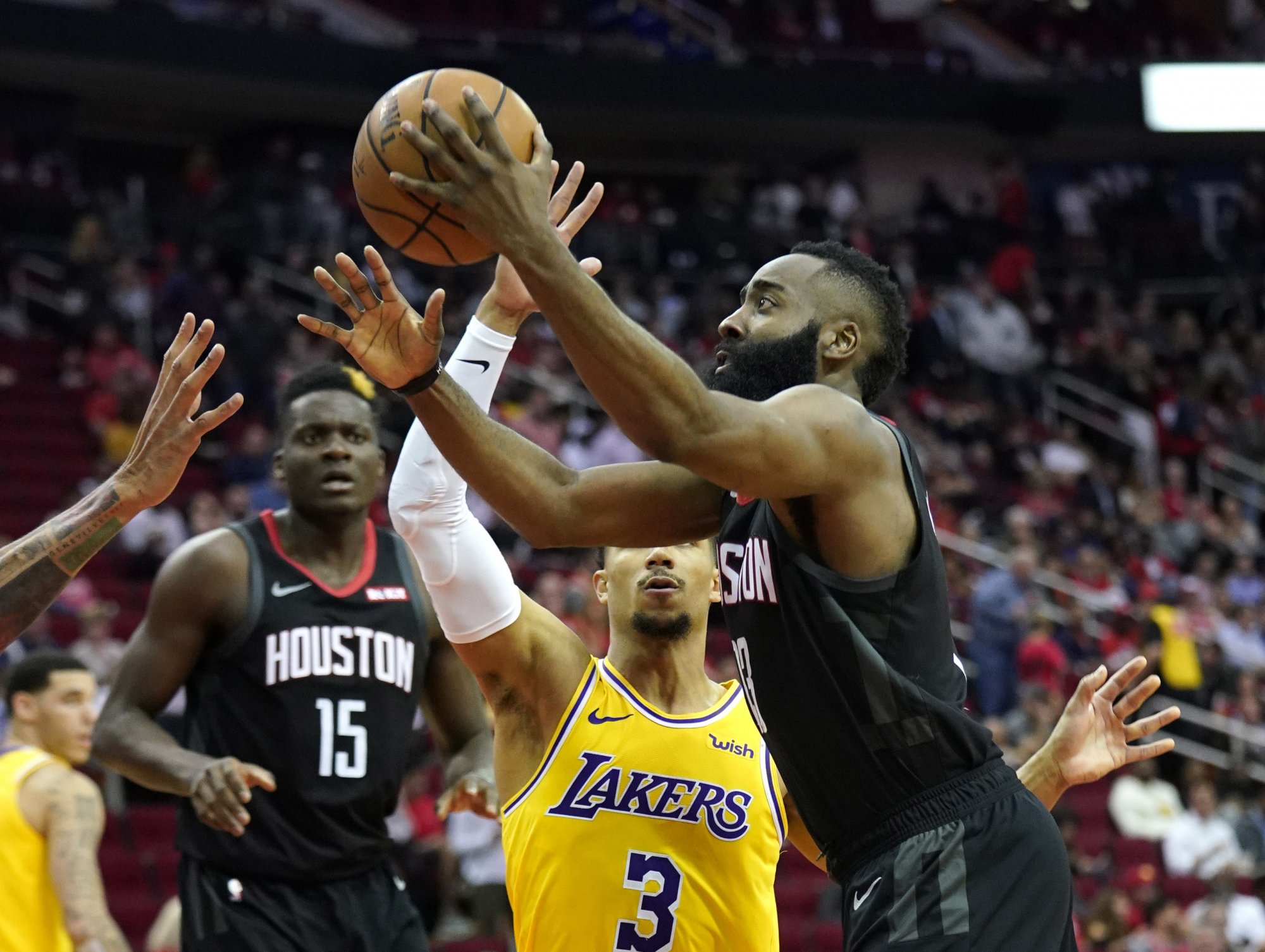 Harden sa nahneval a zaznamenal famózny 50 bodový triple-double