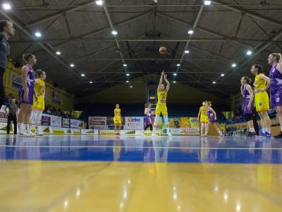 Anjelky uzavreli rok víťazstvom, Žirková rozdávala darčeky