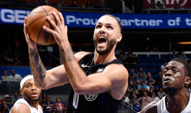 VIDEO: Fournier rozhodol o víťazstve Orlanda, uspeli aj LA Lakers