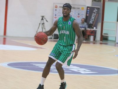 Komárno hlási posilu, pricháda americký rozohrávač Brooks