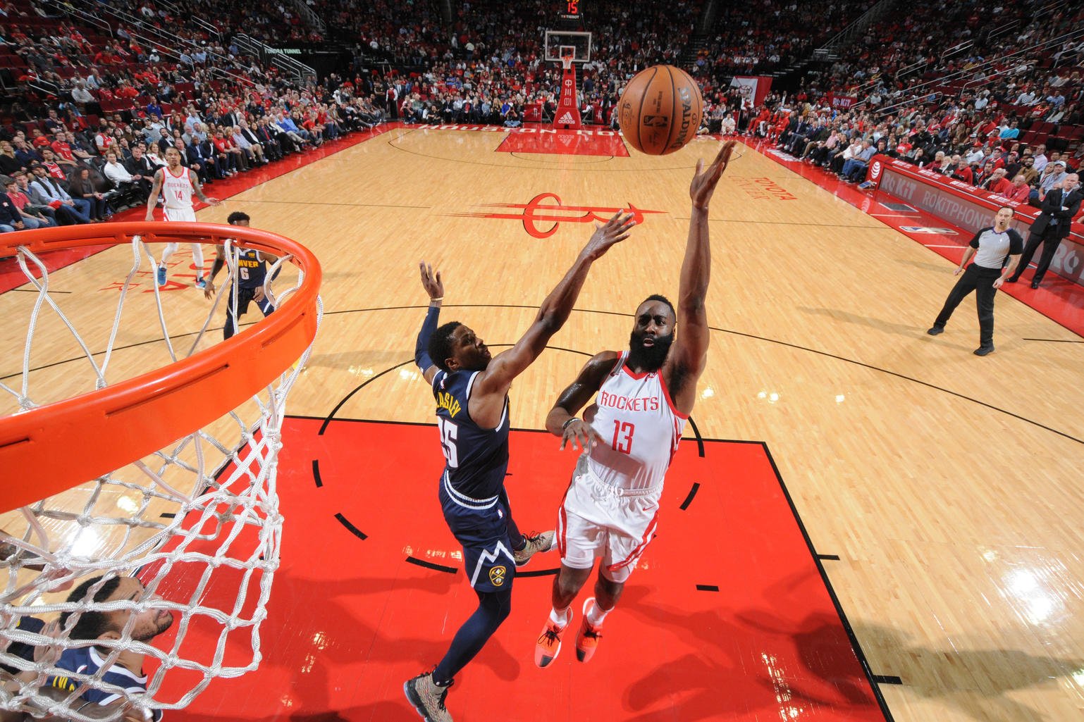 Houston zdolal Denver, tréner San Antonia Popovich má 1221 víťazstiev