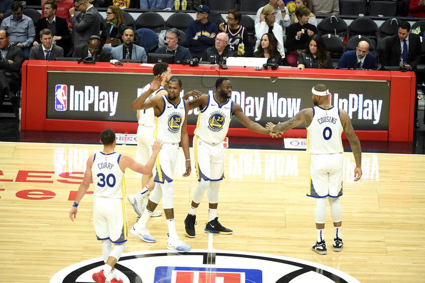 VIDEO: Golden State Warriors zdolali Clippers, Cousins sa uviedol 14 bodmi