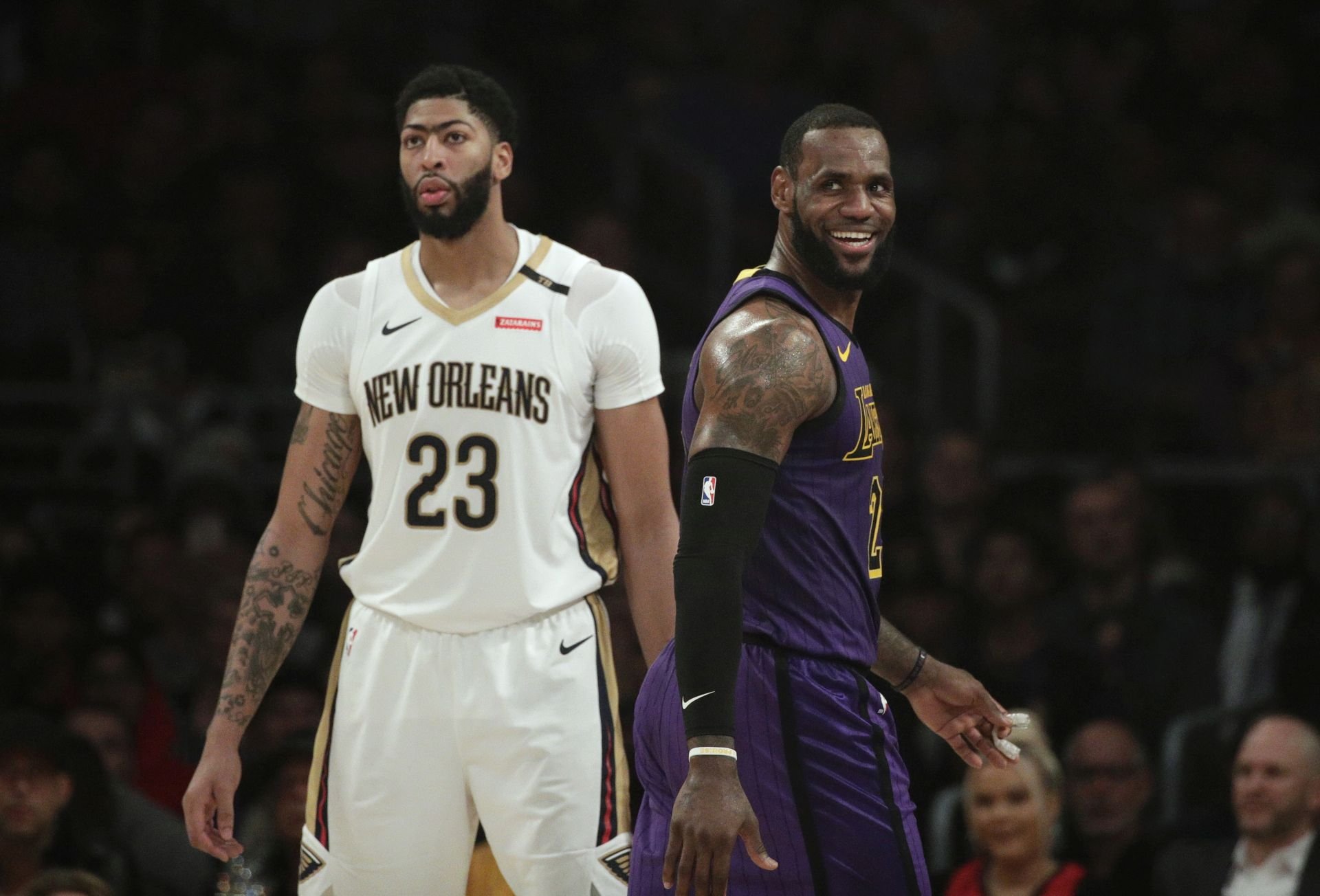 V NBA sa šíri strach. LeBron ťahá Davisa do Los Angeles
