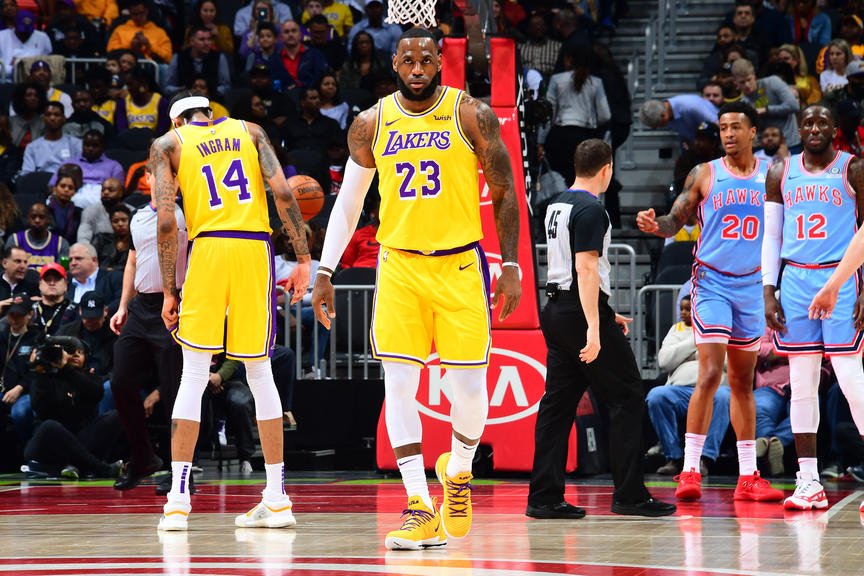 VIDEO: Lakers nestačili na Atlantu Hawks, triple-double Jamesa nepomohlo