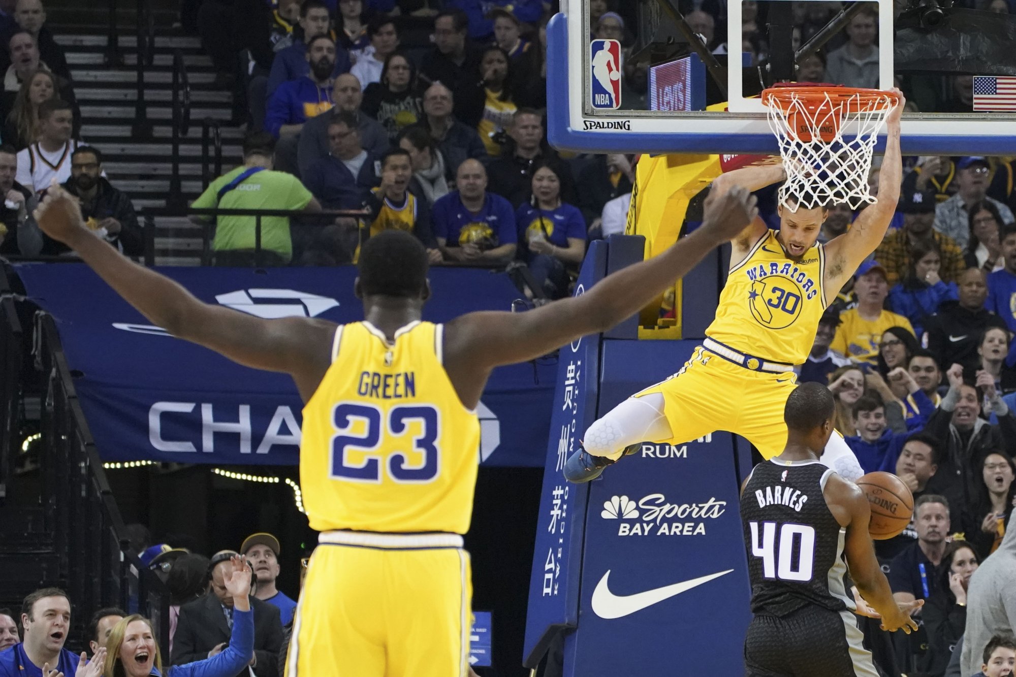 VIDEO: Lakers v závere odstavili Hardena a predviedli skvelý obrat
