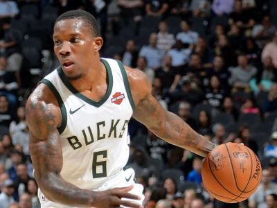 VIDEO: Golden State doma podľahlo Milwaukee