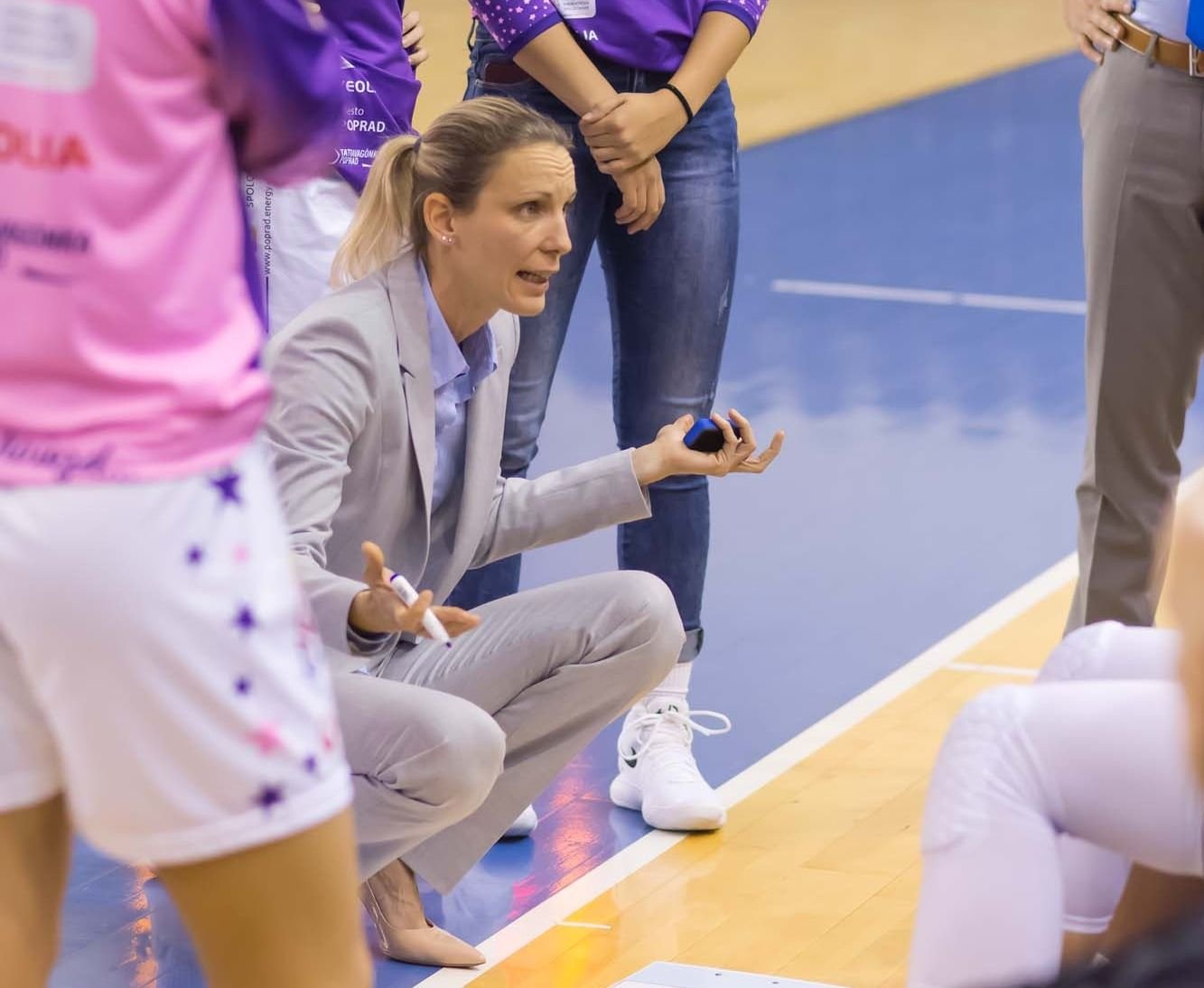Popradské basketbalistky ostali pred štvrťfinále bez trénerky Gallovej