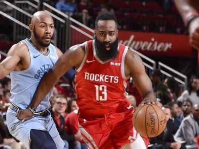 VIDEO: Harden zničil Memphis 57 bodmi, úspešný návrat Parkera do San Antonia