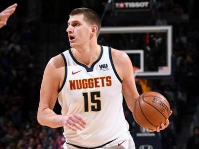VIDEO: Skvelý Jokič s triple-doublom aj prihrávkou „naslepo“ priviedol Denver k triumfu nad New Yorkom