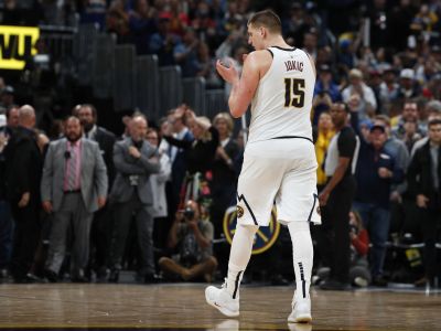 VIDEO: Skvelý Jokič zatienil Lillarda, Sixers vyhrali v Toronte po siedmich rokoch