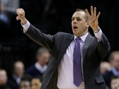Na lavičku Lakers zasadne Vogel, asistovať mu bude Kidd