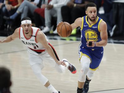 Curry vs. Curry. Malý brat sa musí od veľkého ešte veľa učiť