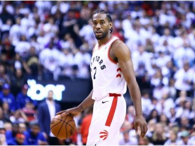 VIDEO: Leonard prevýšil Antetokunmpa a ťahá Raptors do finále
