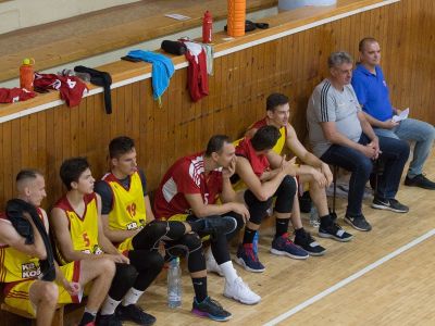Na východe majú na čele rovnako bodov dve Slávie, na západe vedie Považská