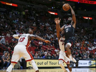 VIDEO: Paul sa dočkal v Houstone ovácií, Rockets zdolali Thunder o štyri body