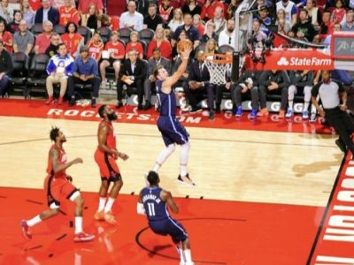 Komentár: Dončič dominuje NBA, má štatistiky ako Jordan, LeBron James či Chamberlain