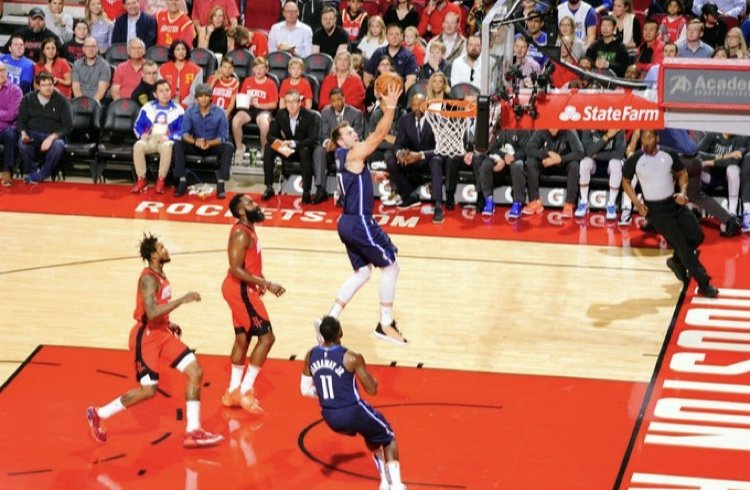 Komentár: Dončič dominuje NBA, má štatistiky ako Jordan, LeBron James či Chamberlain