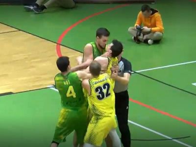 VIDEO: Bojanovský zdrapil Tota pod krk. Vynadal mu aj reprezentačný brankár Holec