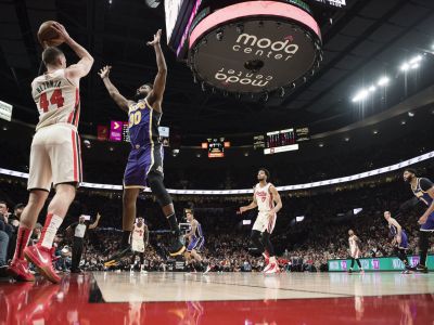 VIDEO: Víťazná séria Bucks pokračuje, Lakers dominovali v Portlande