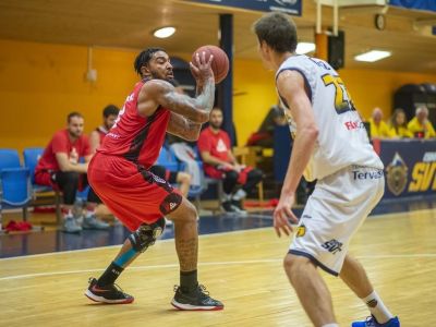 Mužstvo sa trápi, ale on hrá ako MVP. Play-off nám neujde, garantuje Bowman