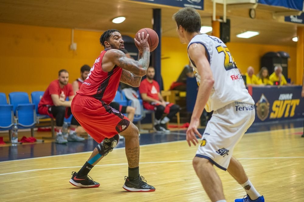 Mužstvo sa trápi, ale on hrá ako MVP. Play-off nám neujde, garantuje Bowman