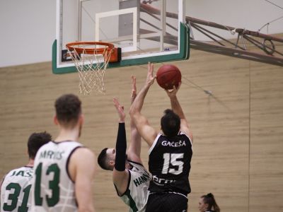 Prievidzu potiahol skvelý Gačeša, Handlová musí hrať tímovejšie