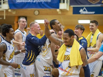 Vypočul radu z NBA a rozstrieľal Inter. Môj prvý buzzer beater v kariére, usmieva sa Carr