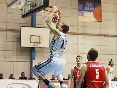 Timeout: Maxwell takmer odtrhol obruč, Spišiakom pomohol k výhre aj šikovný Nemčok
