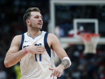 VIDEO: Dončič viedol Dallas s triple-doublom, ďalší parádny výkony Anthony-Townsa