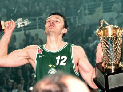 Skvelé načasovanie a dlhé ruky. Pred dvoma dekádami kraľoval pod košom Željko Rebrača