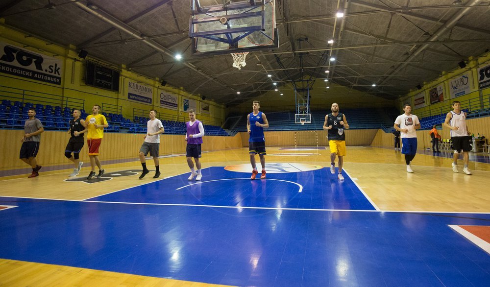 Tešia sa aj basketbalisti. Od stredy sa na Slovensku otvoria športoviská pre organizované kluby