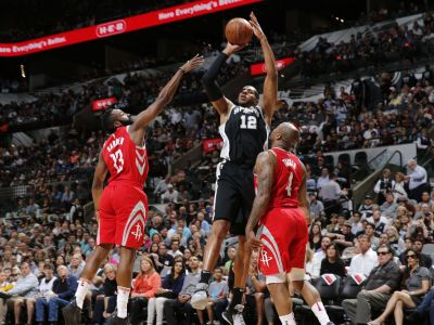 Aldridge podstúpil operáciu ramena, bude chýbať Spurs pri reštarte