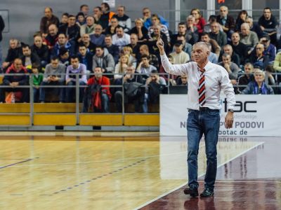 Mladí Česi a Slováci sú snaživí, ale chýba im šikovnosť Srbov, vraví bývalý kouč Teodosiča