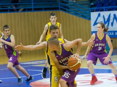 V súbojoch o umiestnenie prvé triumfy sezóny, boj o titul zvedú Inter a Žiar