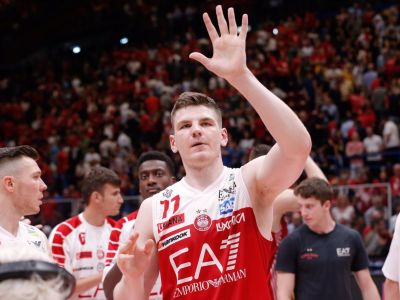 Patrí k najlepším pivotom v Európe, ale aj napriek tomu ho nechali odísť k súperovi