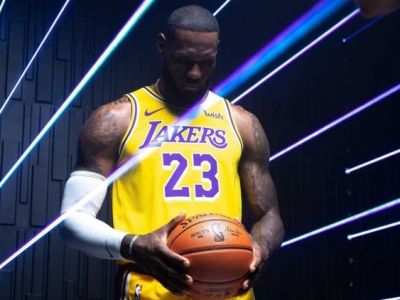 Tridsaťpäťročný LeBron ako MVP? Jasná voľba, tvrdí Magic Johnson